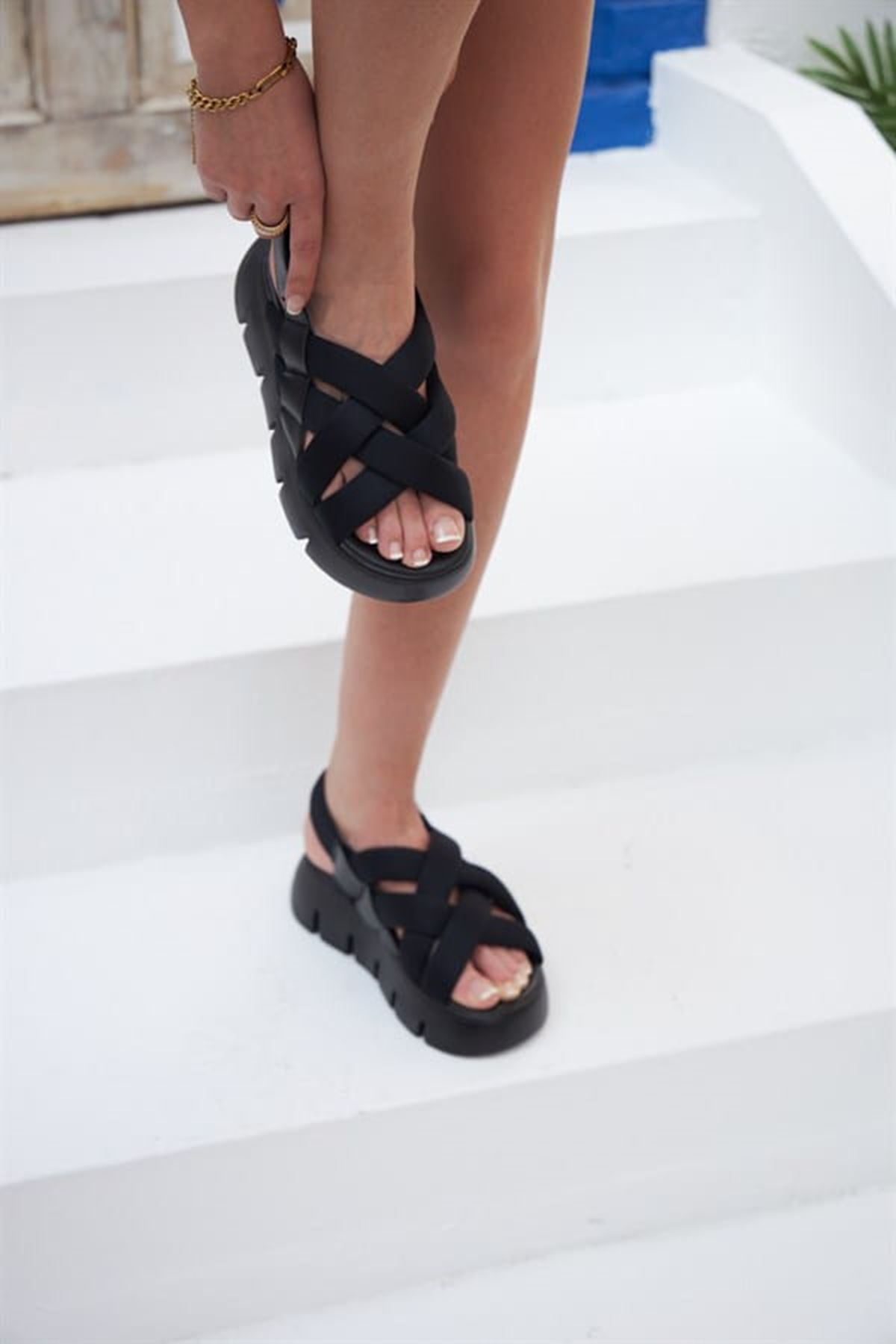 Almira Siyah Kadın Sandalet